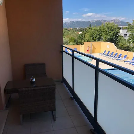 Apartman Studio Neuf Meuble, Piscine, Jaccuzi