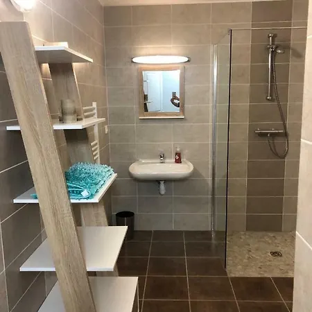 Studio Neuf Meuble, Piscine, Jaccuzi Apartment Six-Fours-les-Plages